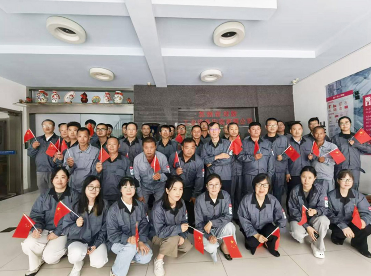 邓尉安装组织观看中国人民抗日战争 暨世界反法西斯战争胜